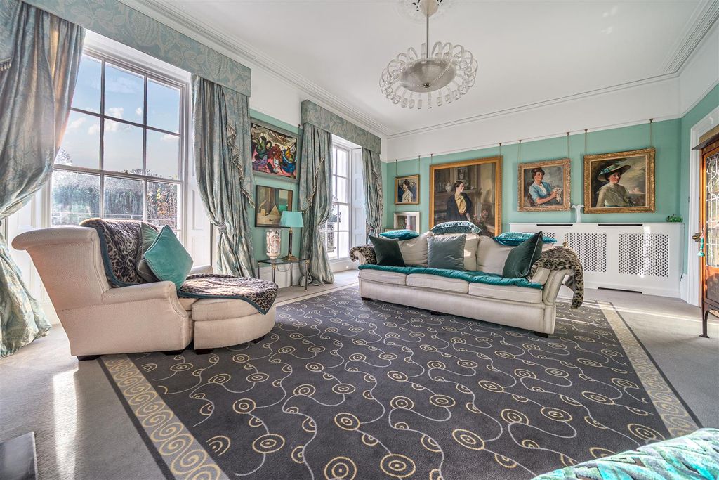 Property photo 3 of 23 Drawing Room