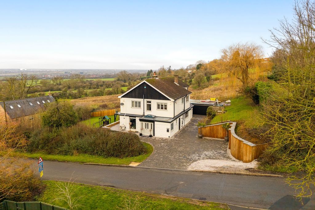 Property photo 1 of 64