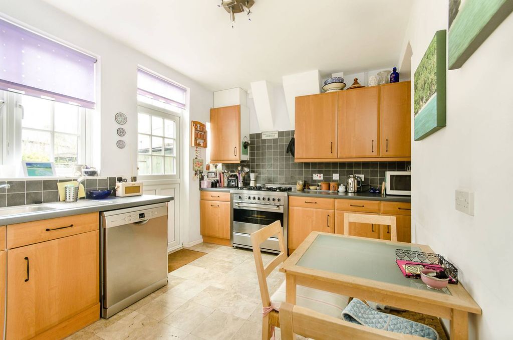 Property photo 2 of 7
