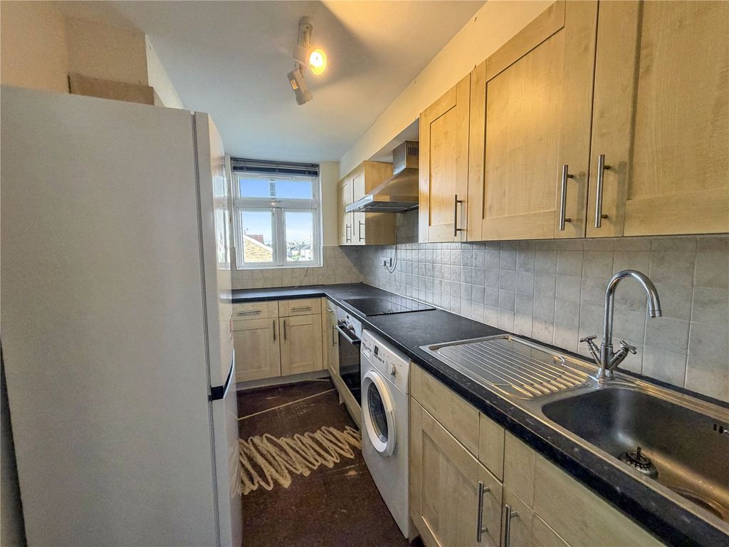 Property photo 3 of 10 Picture No. 17