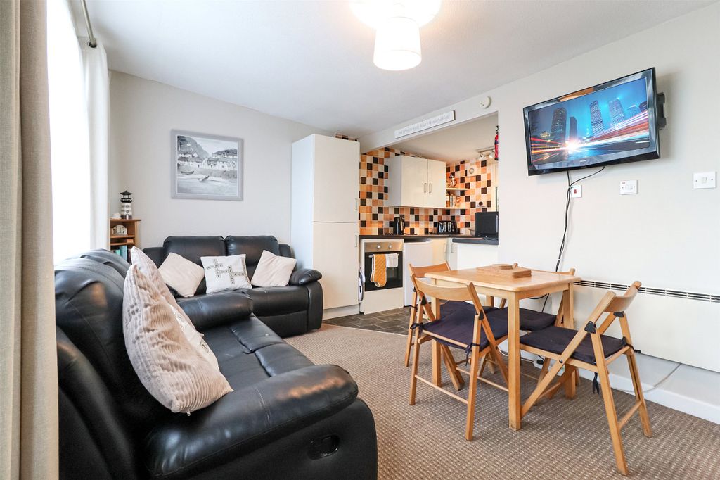 Property photo 2 of 8 2 - Picture No. 07