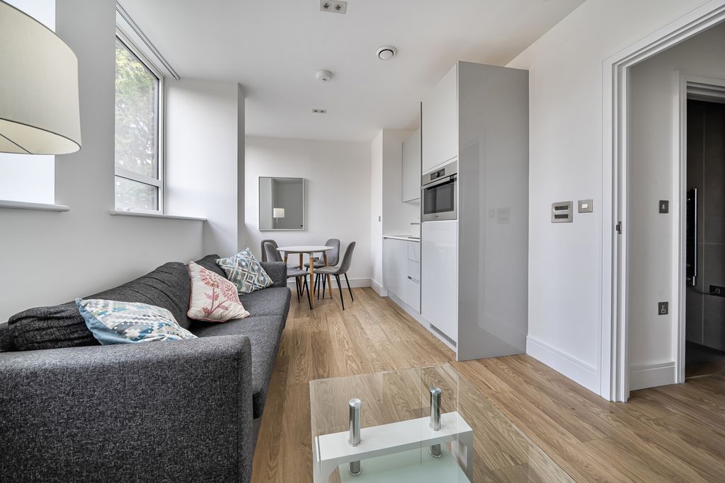 Property photo 3 of 17 1433280-16-69Bd7E...