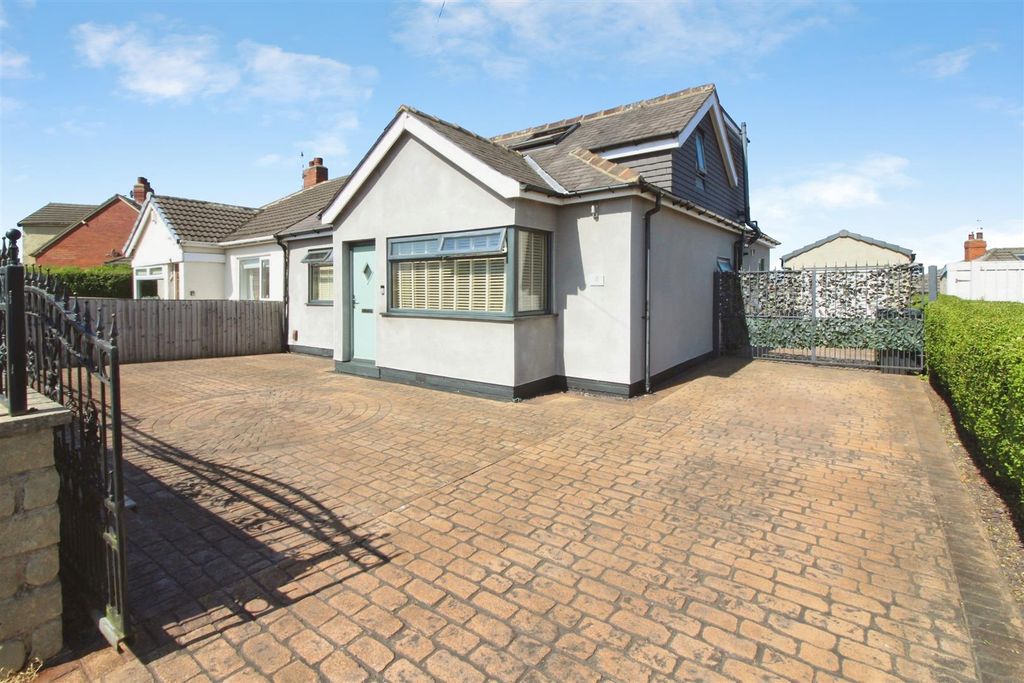 Property photo 1 of 25 Outside
