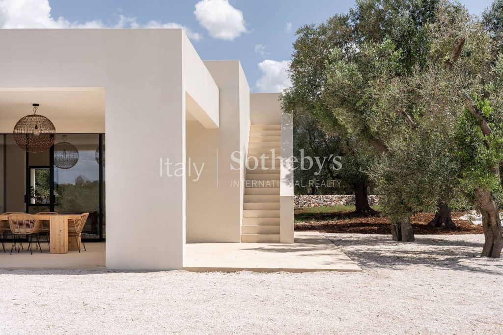 Property photo 3 of 25