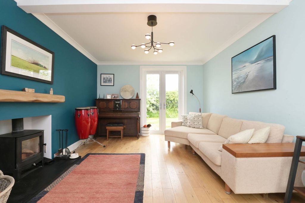 Property photo 3 of 37