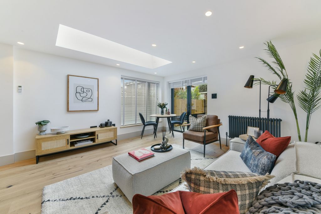 Property photo 2 of 13