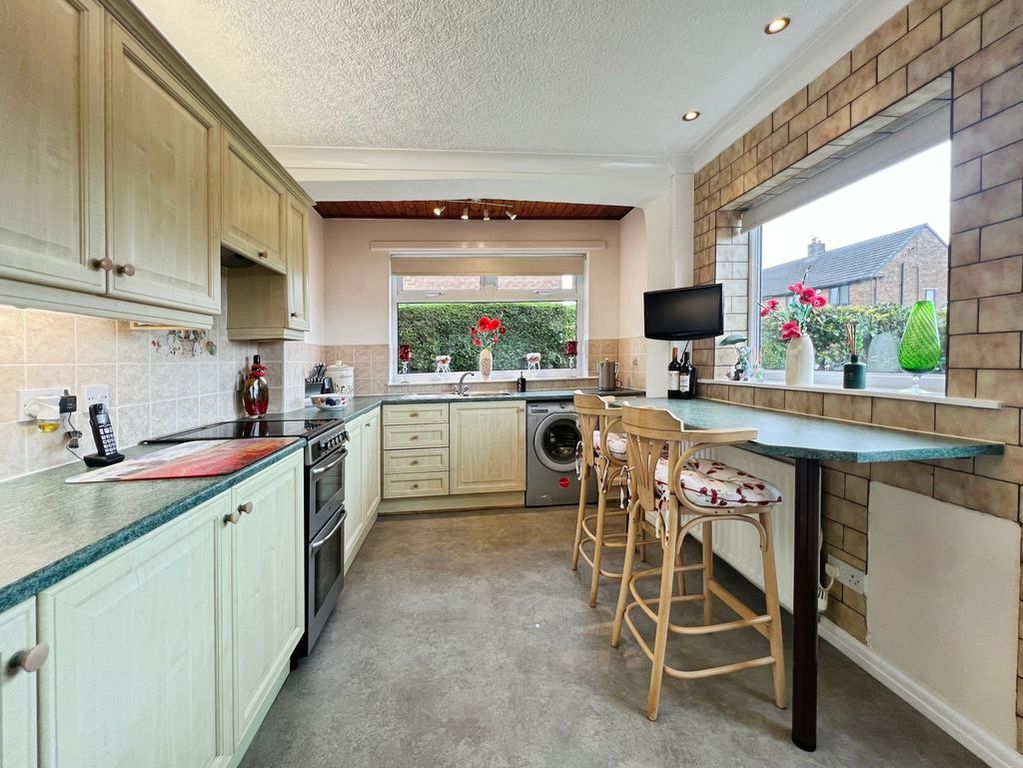 Property photo 3 of 19 Kitchen Diner