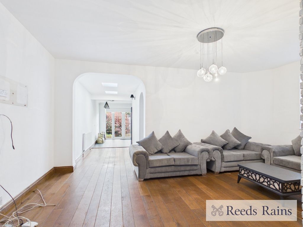 Property photo 2 of 19 Picture No. 09