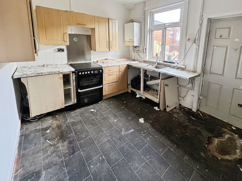 Property photo 3 of 9 Kitchen