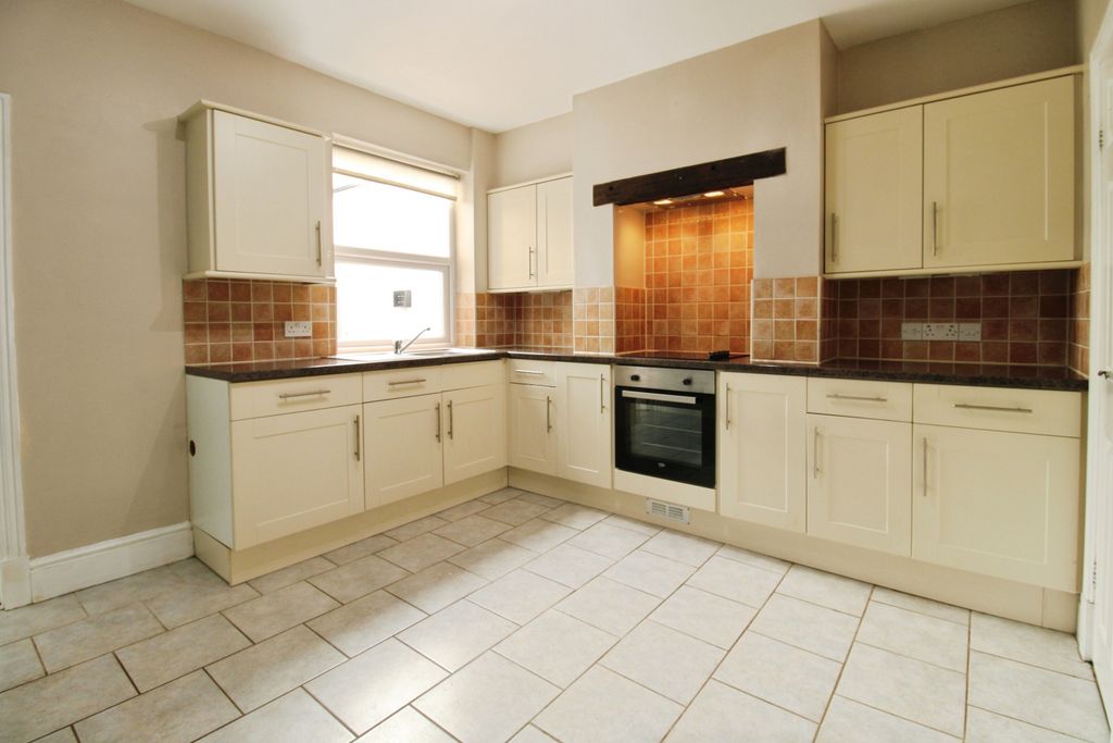 Property photo 3 of 9 Kitchen / Diner