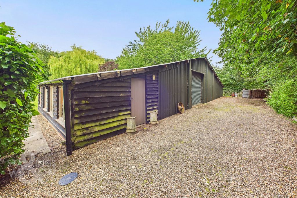 Property photo 3 of 48