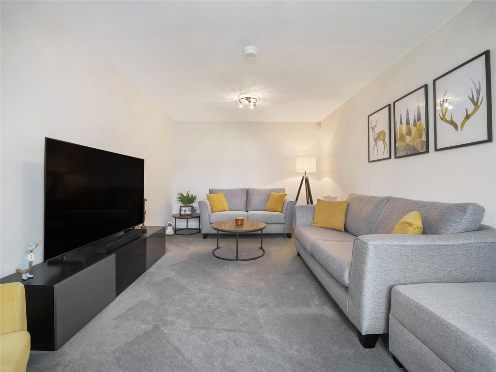 Property photo 3 of 19 Living Room