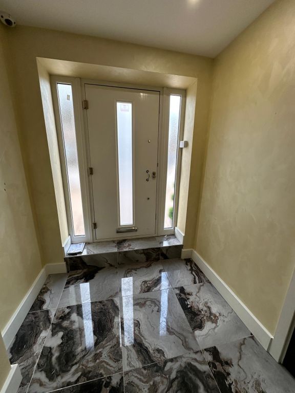 Property photo 1 of 28
