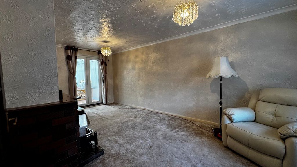 Property photo 3 of 8 Picture No. 06