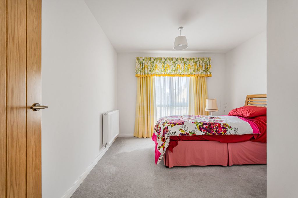 2 bed flat for saleColonel Drive, Cirencester, Gloucestershire GL7 photo 5