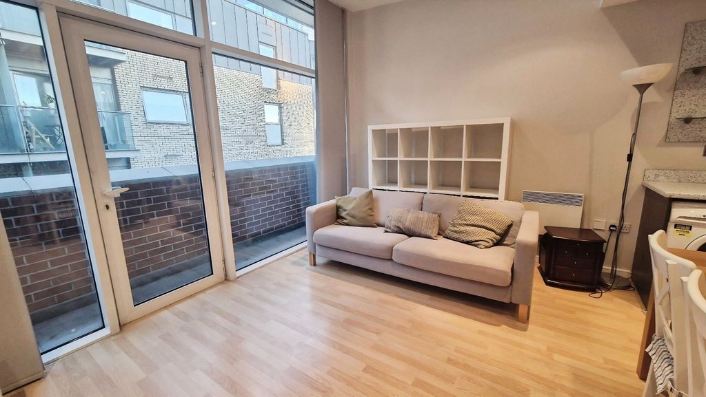 Property photo 2 of 13 Picture No. 14