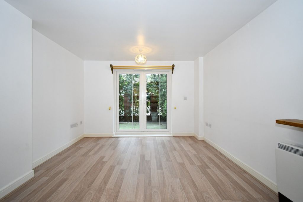 Property photo 2 of 10 3693452
