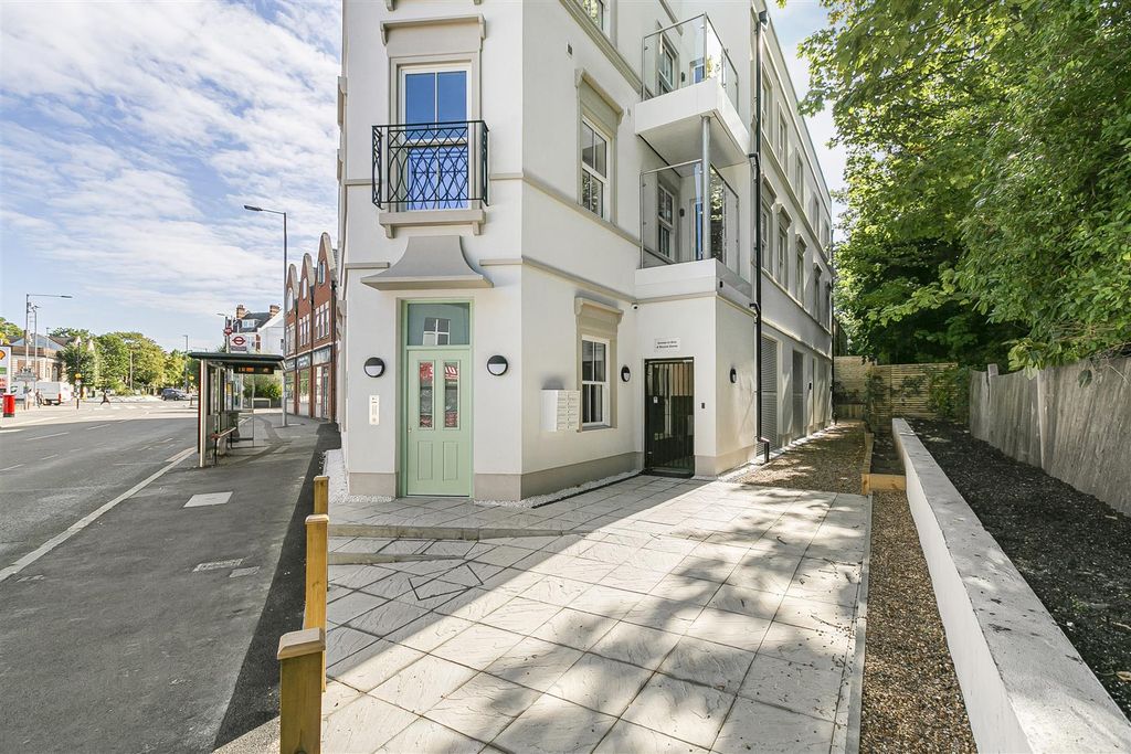 Property photo 1 of 16