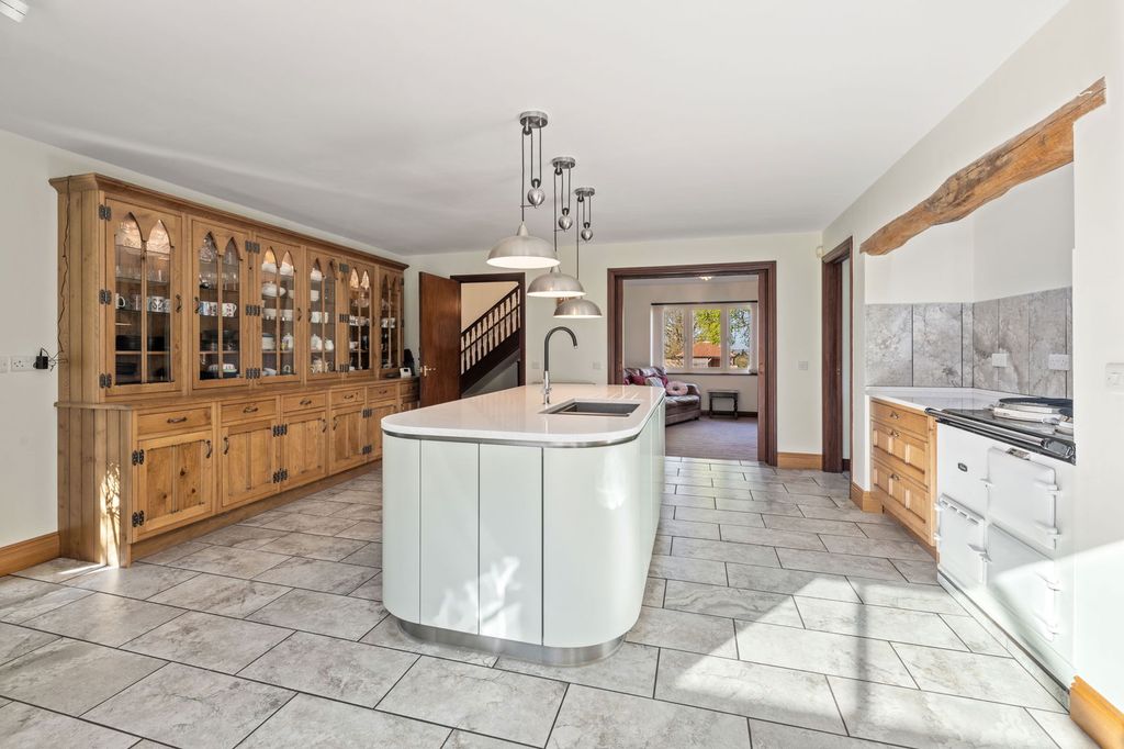 Property photo 3 of 66