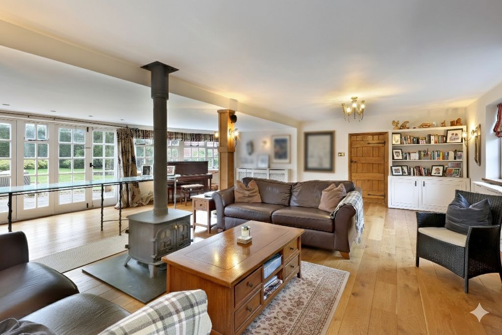 Property photo 2 of 21 Picture No. 30