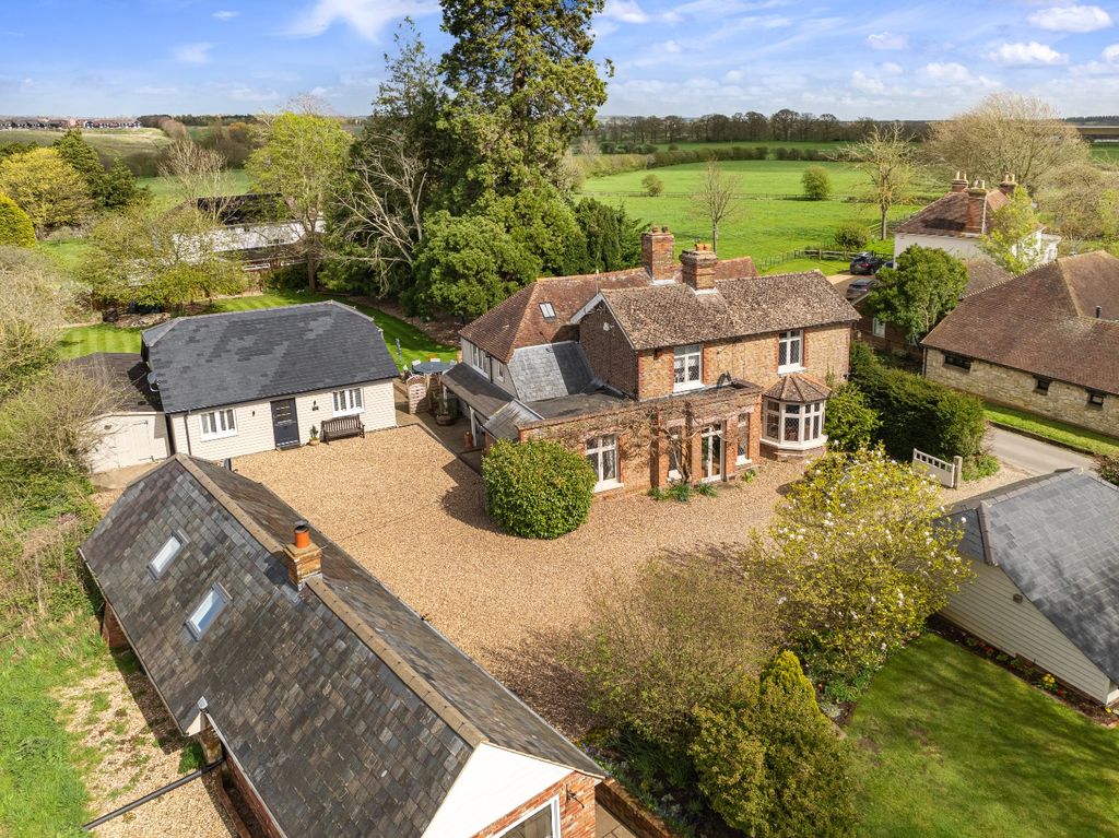 Property photo 1 of 35 3972240