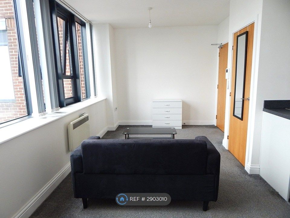 Property photo 2 of 8 Sitting Area