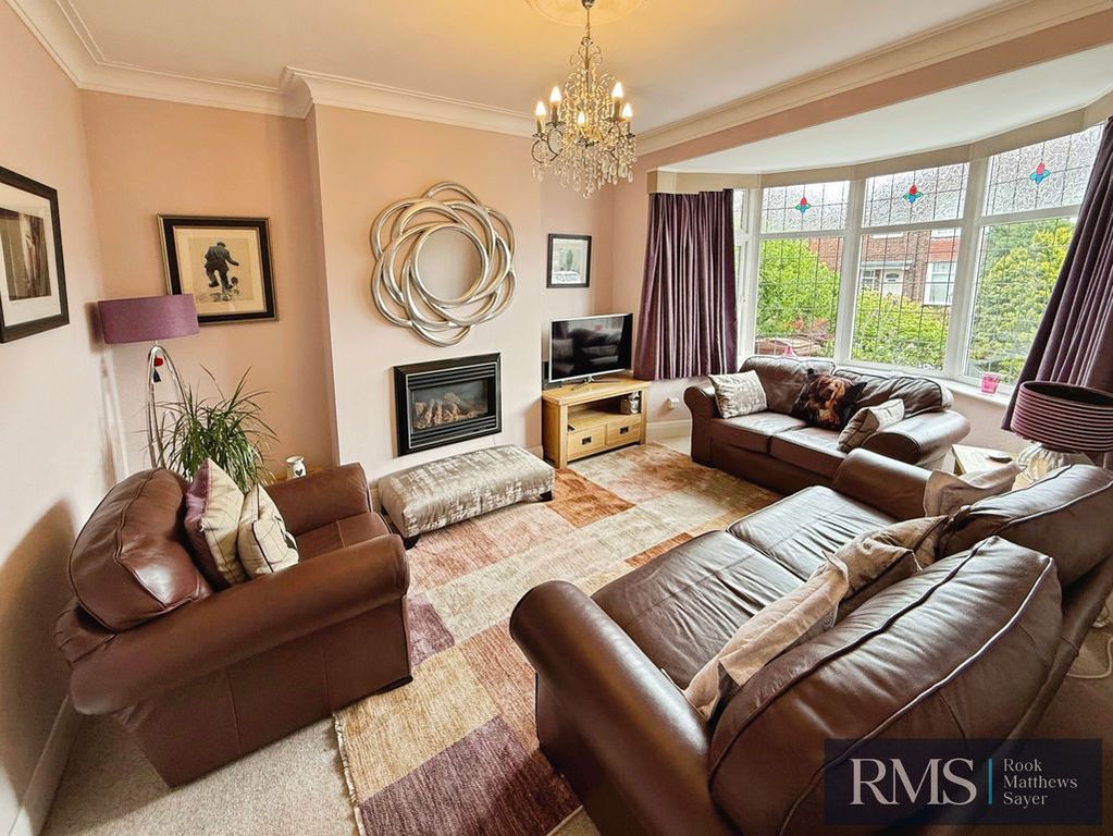Property photo 3 of 12 Photo 11