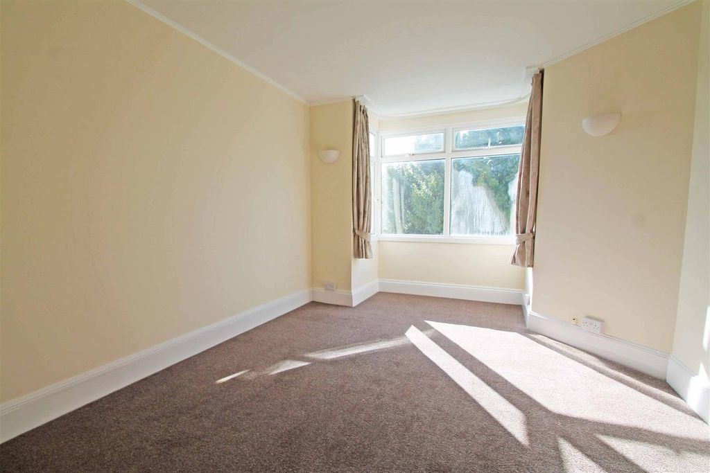 Property photo 2 of 7 Studio Room