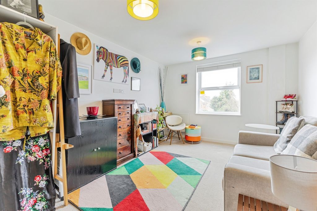 Property photo 2 of 19