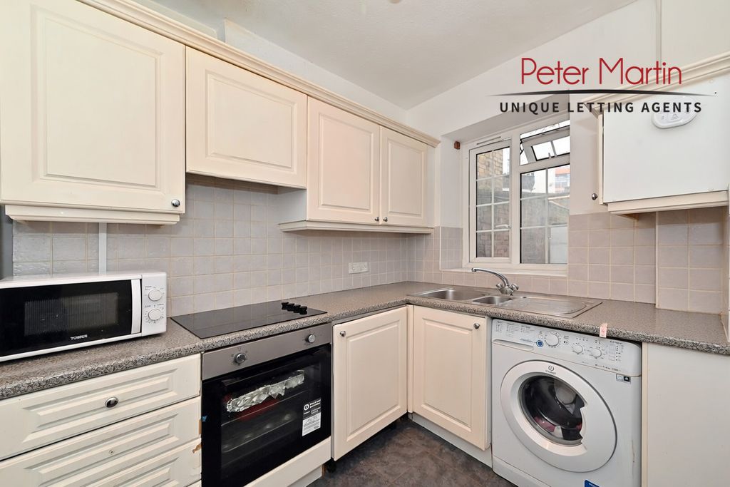 Property photo 2 of 6 Photo 8