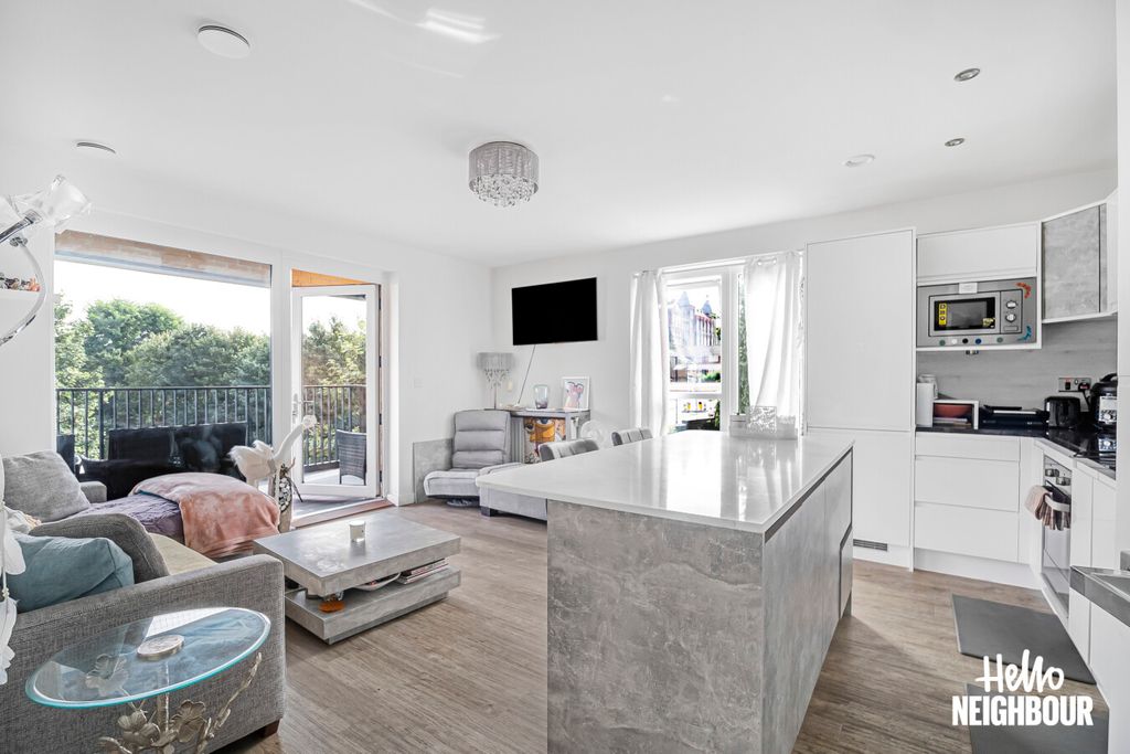 Property photo 3 of 16 Photo 2