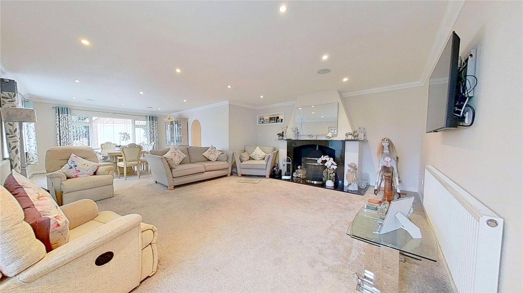 Property photo 2 of 22 Picture No. 14