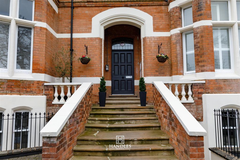 Additional image 13 of 3 bed flat for saleWarwick New Road, Leamington Spa CV32