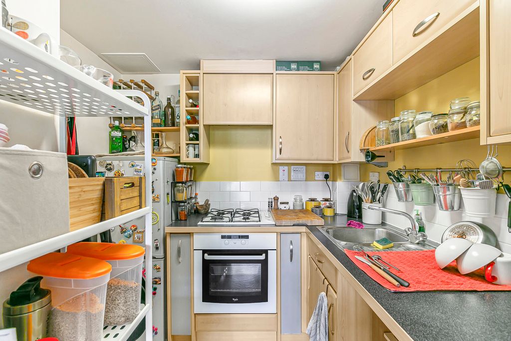 Property photo 3 of 15 Kitchen