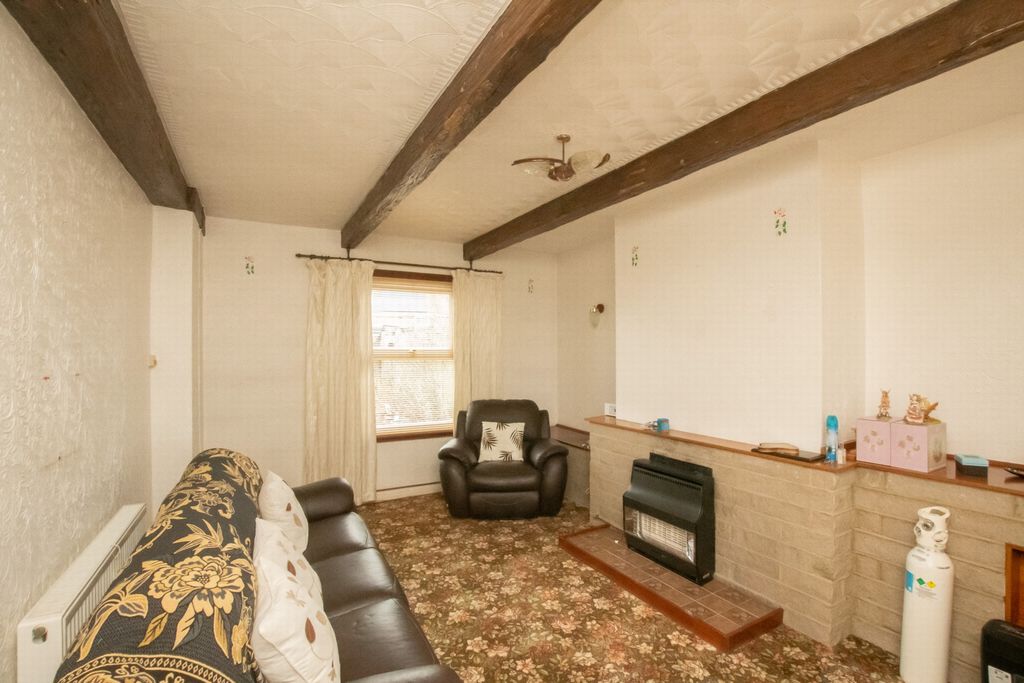 Property photo 2 of 16 Photo 11