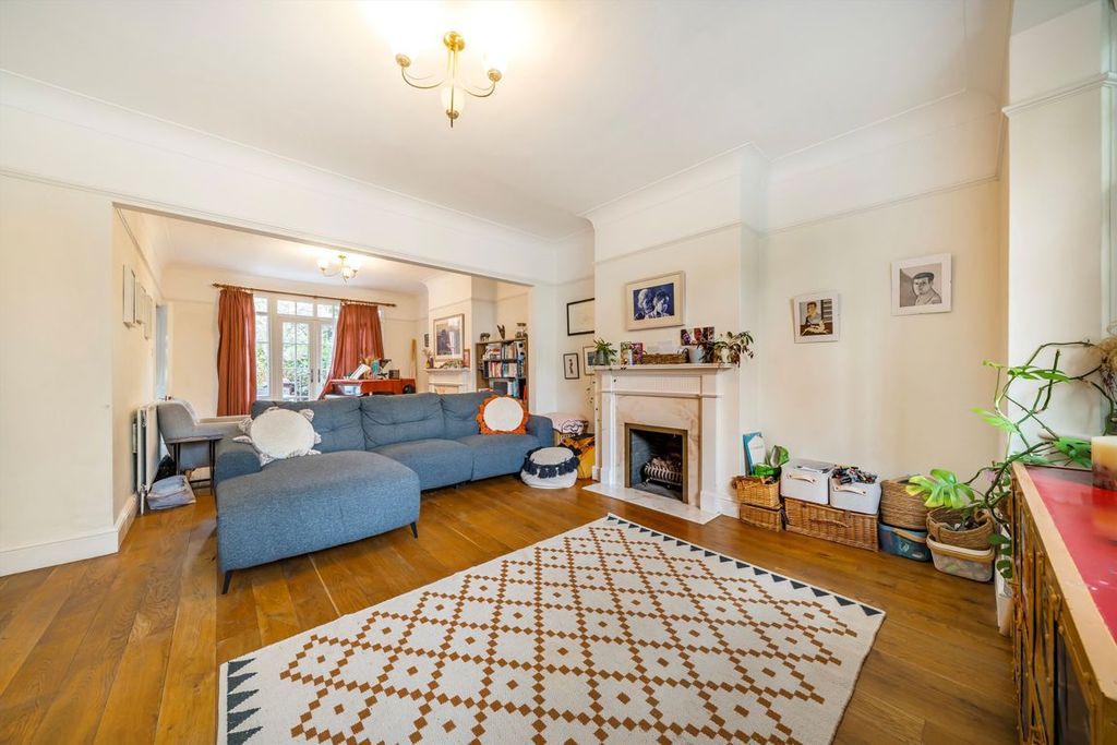 Property photo 3 of 11