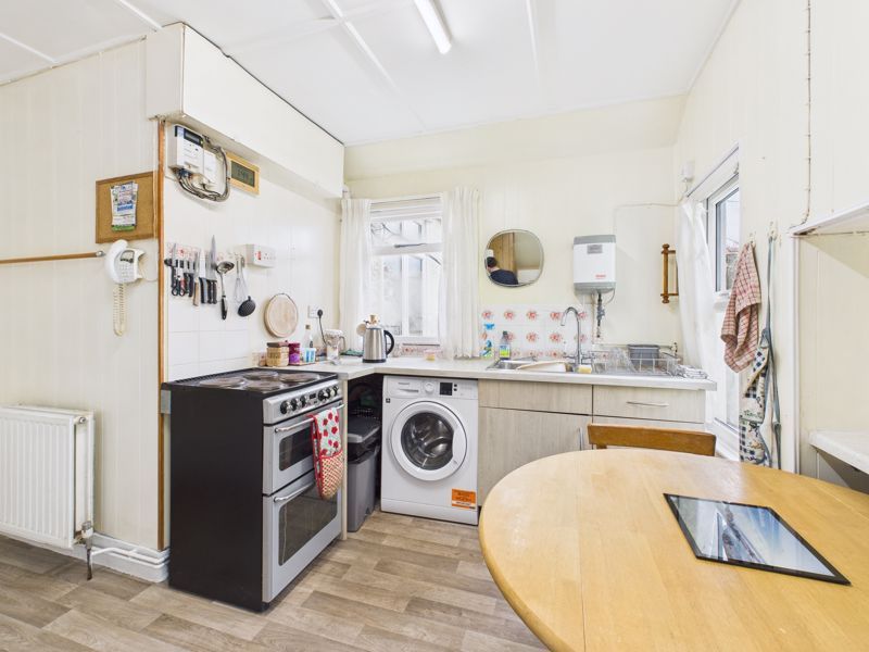Property photo 3 of 16 Kitchen
