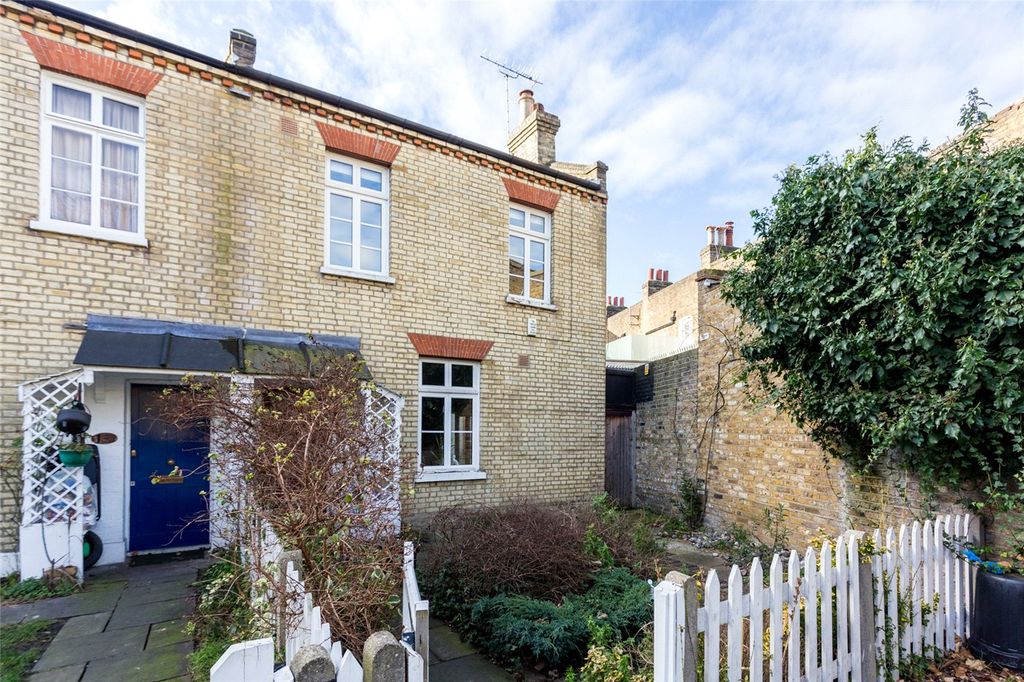 Property photo 2 of 11 Picture No. 21