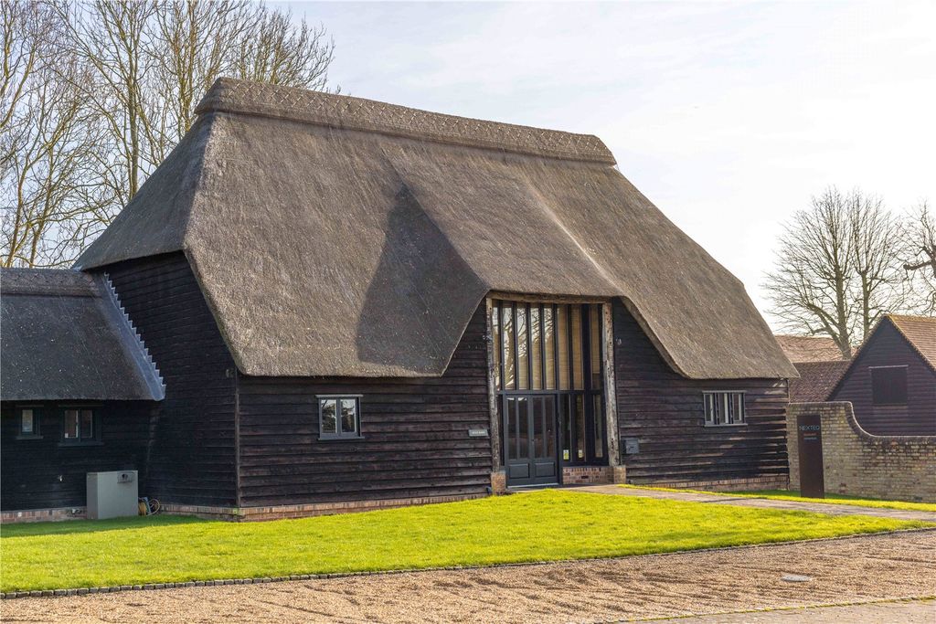 Property photo 1 of 21 Picture No. 01