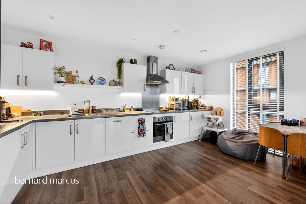 Property photo 2 of 16