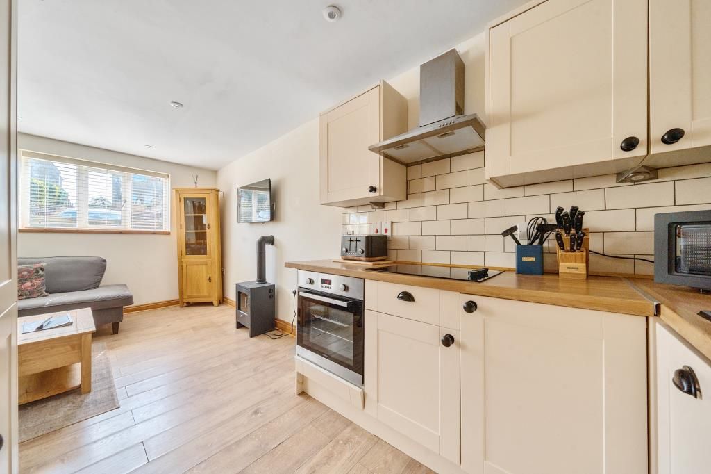 Property photo 2 of 20 Kitchen