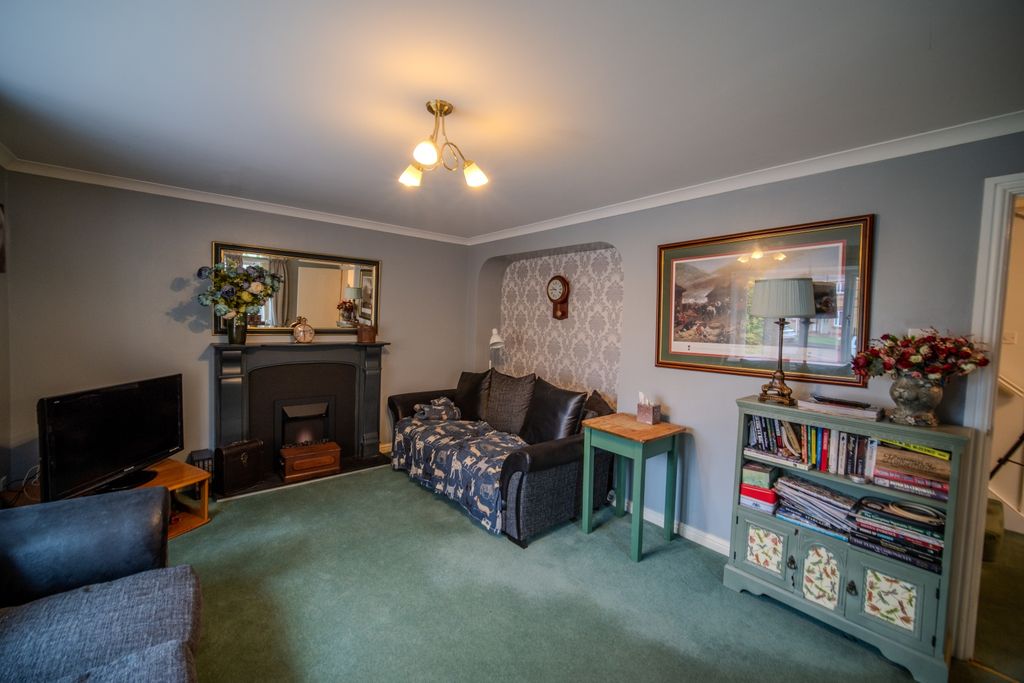 Property photo 3 of 14 Image 2