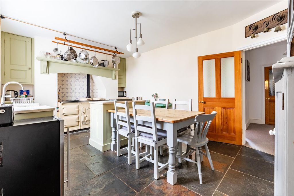 Additional image 11 of 5 bed detached house to rentLansdowne Square, Hove BN3