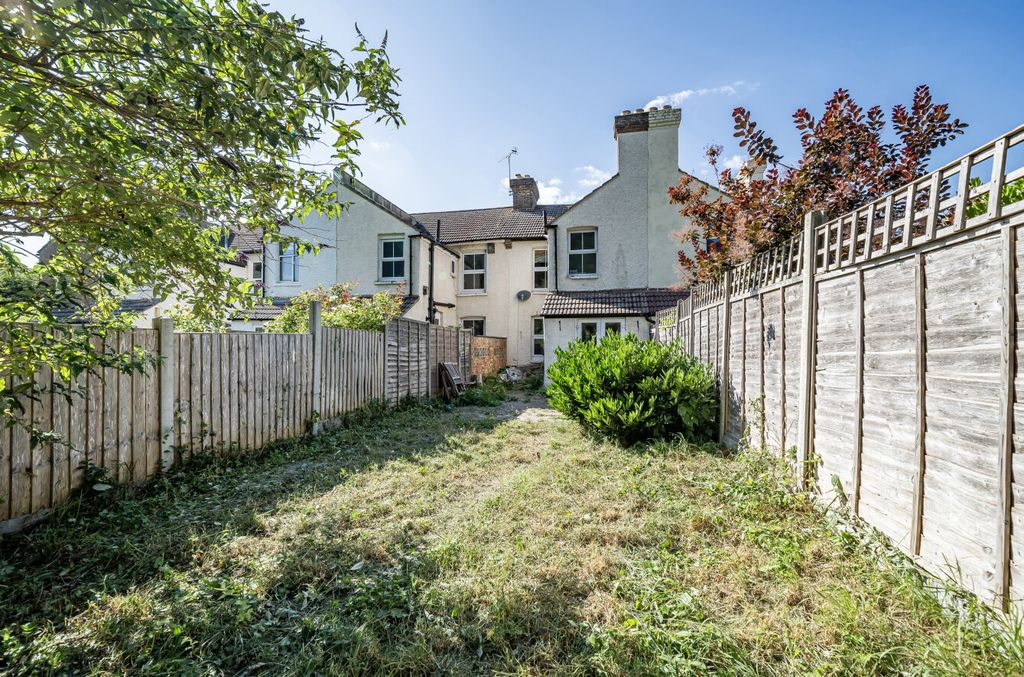 Property photo 1 of 17 1320896-15-686d47...
