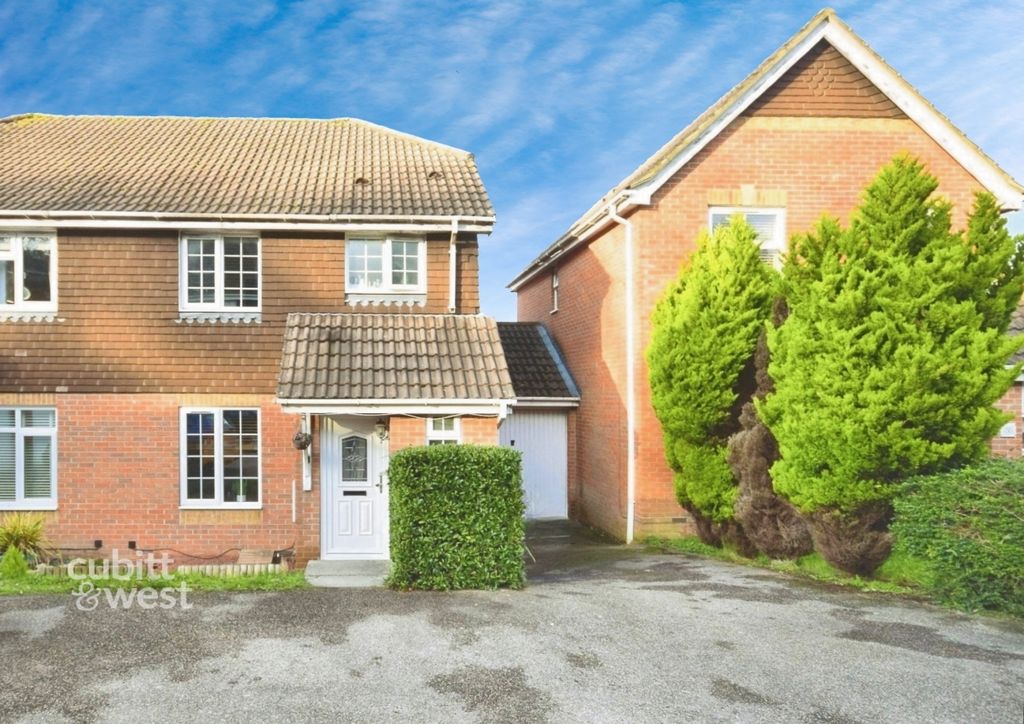 Property photo 1 of 13 Front External