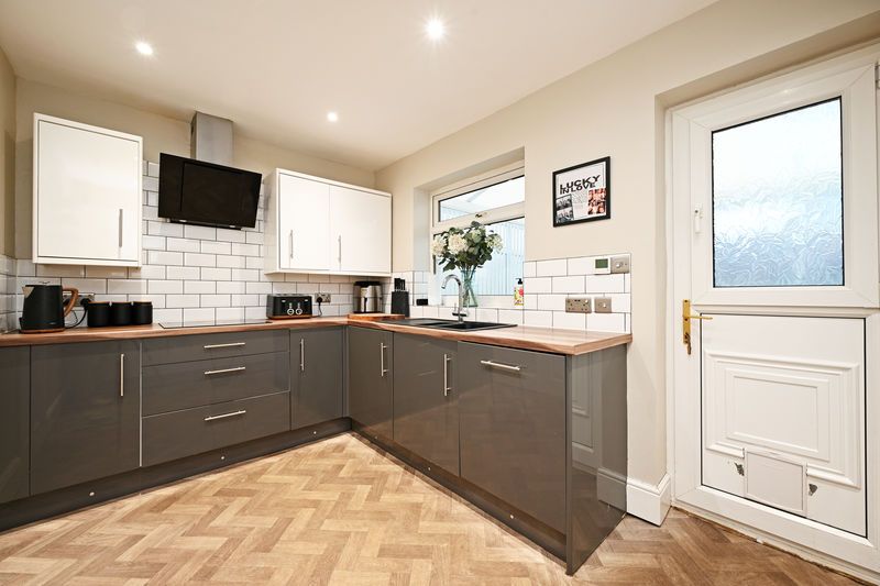 Property photo 3 of 22 Kitchen