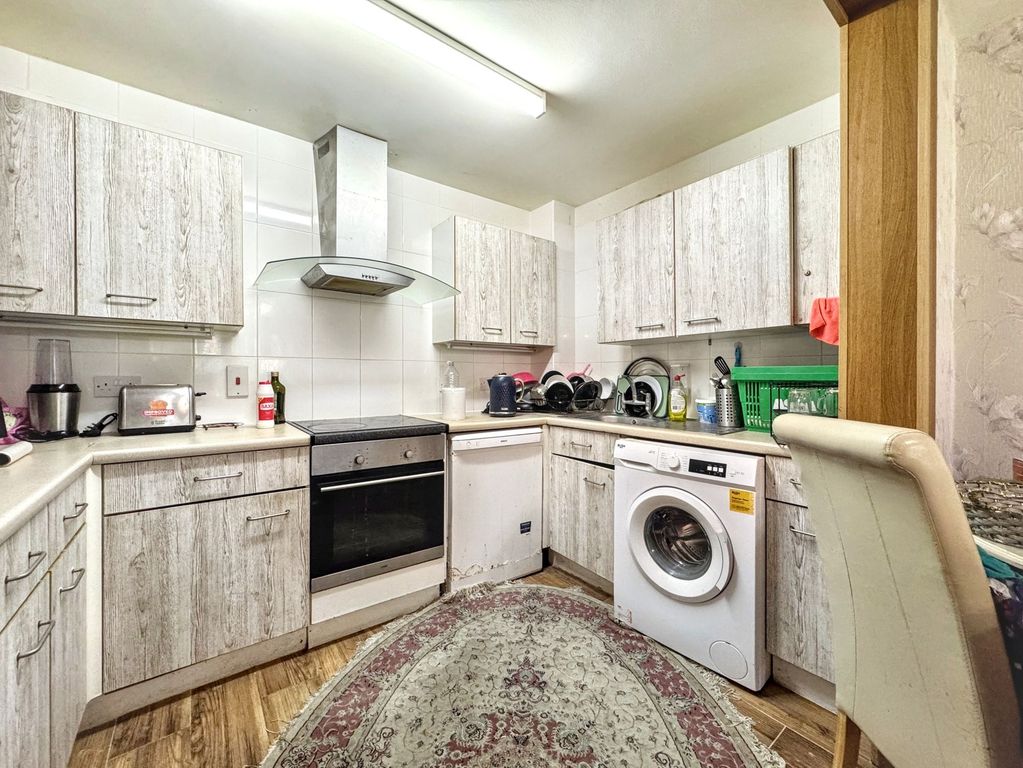 Property photo 3 of 13 Kitchen