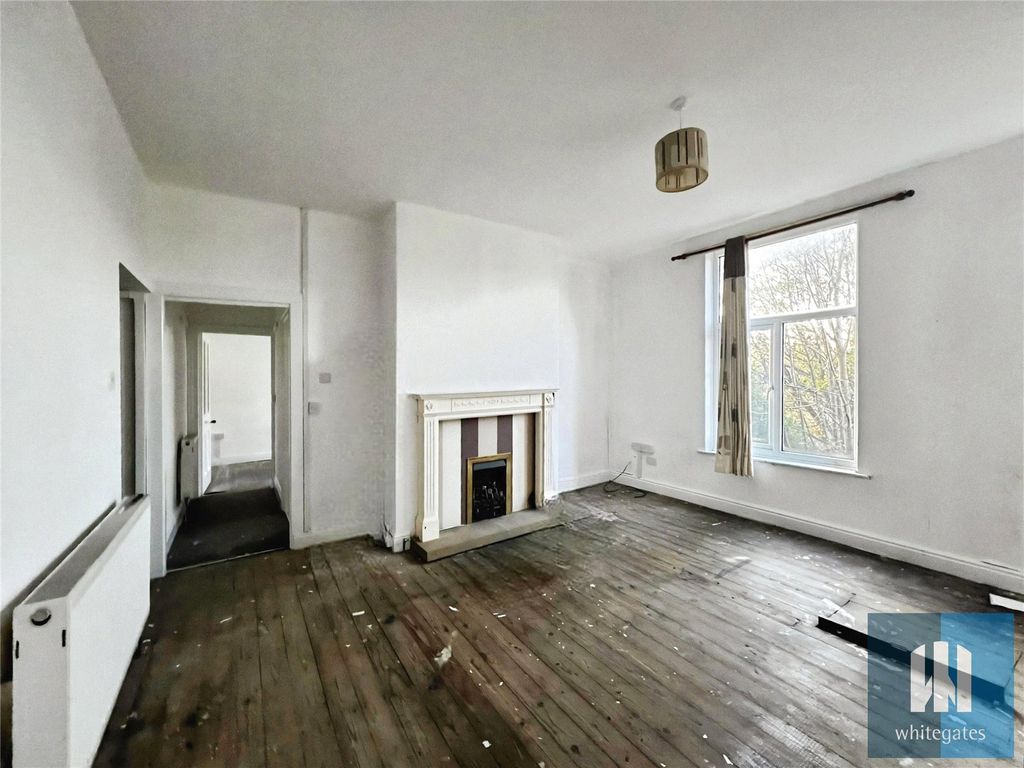 Property photo 2 of 10 Picture No. 12