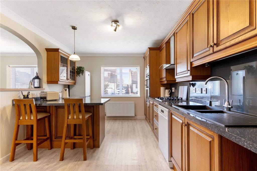 Property photo 3 of 27 Kitchen