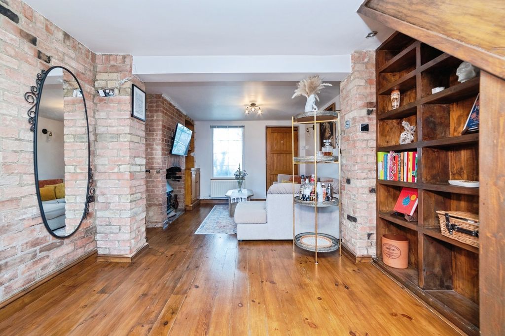 Property photo 3 of 23 Pbox-Img.Jpg